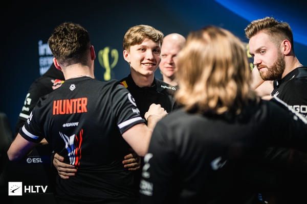 Eternal Fire 将在 BLAST Open Spring 2025 的半决赛中与 Natus Vincere 对战，经过一场激烈的比赛后取得胜利；