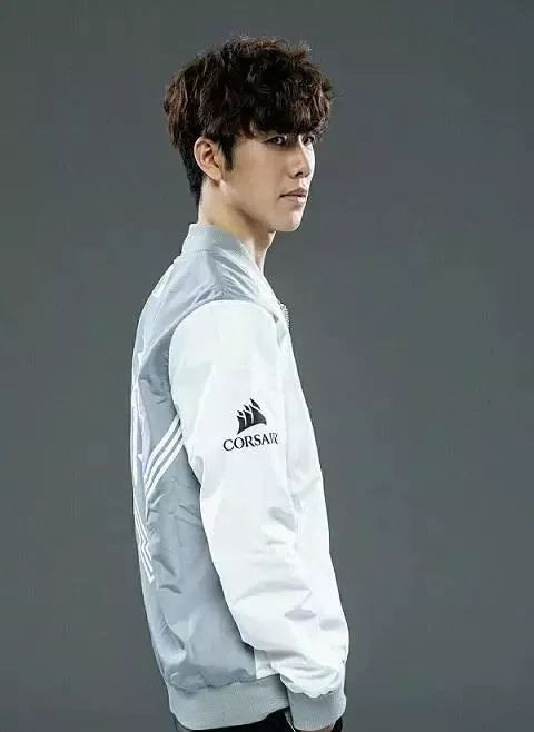 iG官方：韩国打野选手gideon以自由人身份加入