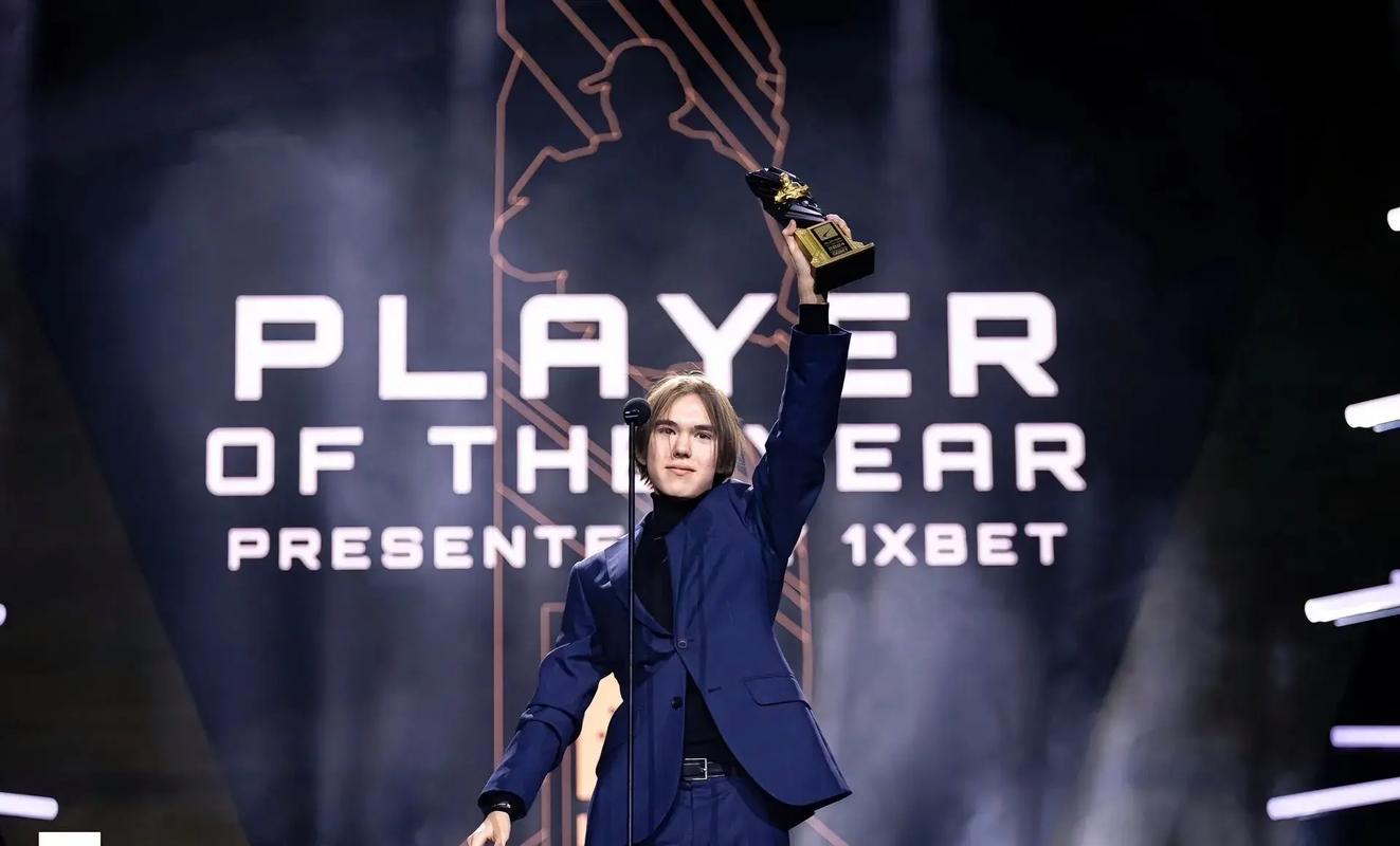 赛后群访Wayward谈被横扫：今天状态不好 团战打的也没有对面好